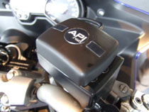 holding trophy airbag temoins holding trophy airbag temoins