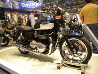 triumph bonneville se