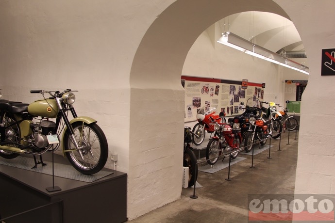 musee moto de barcelone avec une allee dediee au sport