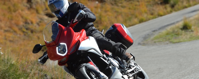 essai de la MV Agusta Turismo Veloce 800 Lusso modèle 2015