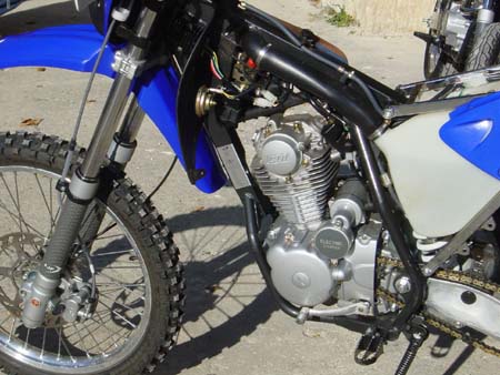 Photo de la AJP 125 PR4 Enduro et Supermotard modèle 2003