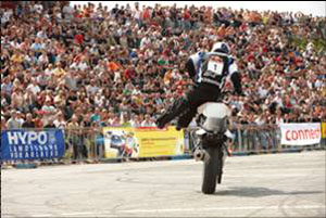 chris pfeiffer bmw f800 stunt riding championship 2008 1