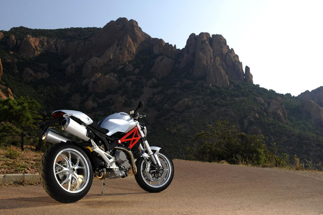 ducati monster 1100 2009 21