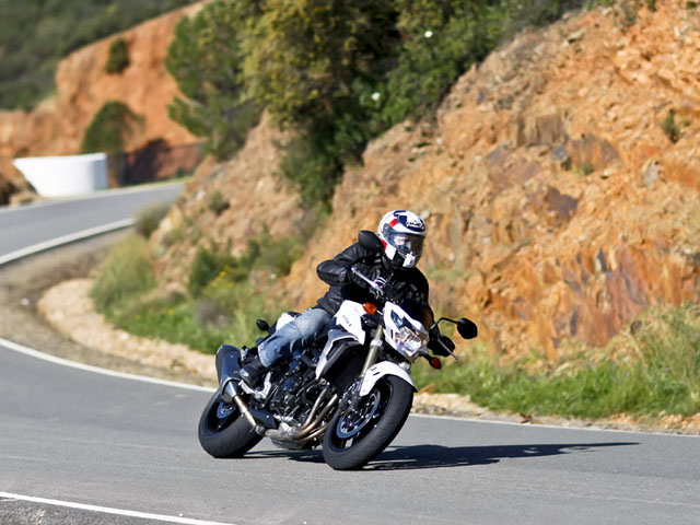 suzuki gsr 750 2011 suzuki gsr 750 2011