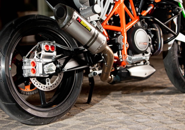 ktm duke 690 stunt etriers arriere