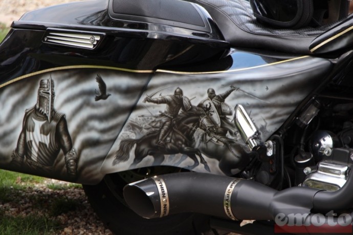 peinture chevaliers sur une harley davidson peinture chevaliers sur une harley davidson
