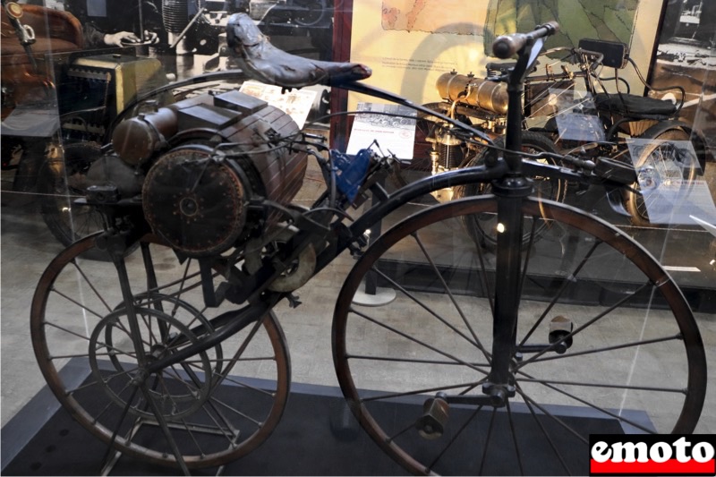 Première moto à vapeur de Louis Guillaume Perreaux, velocipede a vapeur de louis guillaume perreaux expose aux ateliers des pionniers