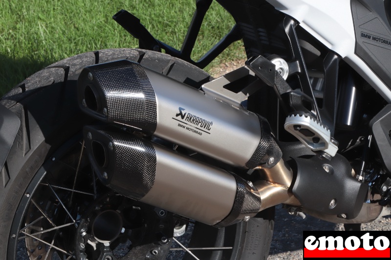 double sortie akrapovic homologuee