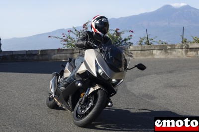 Essai Honda Forza 750