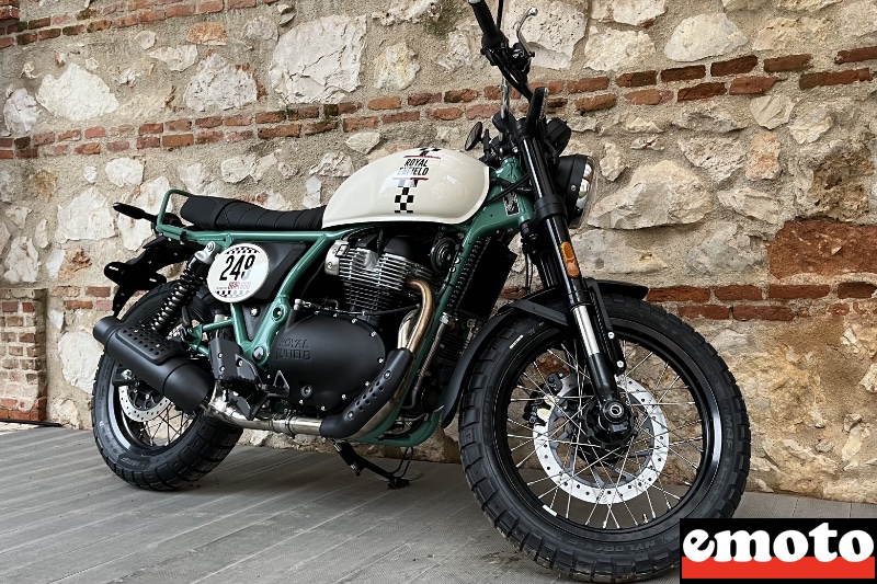 coloris original avec ce cadre vert pour la royal enfield bear 650