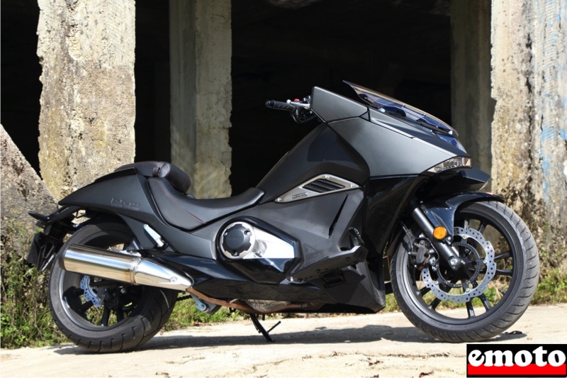 Honda NM4 Vultus : Une moto pour les non-motards