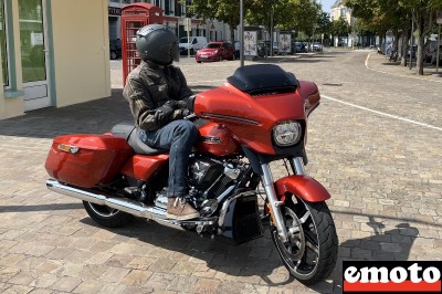 Harley-Davidson Street Glide 2024, où prend-elle le soleil ?