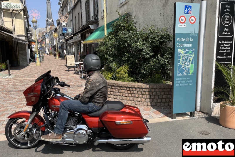 12 pithiviers place duhamel devant la rue de la couronne