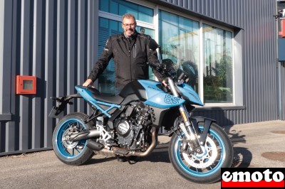 Suzuki GSX 8S de Frédéric chez Suzuki à Salaise sur Sanne