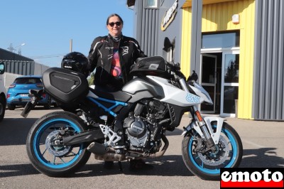 Suzuki GSX 8S de Joëlle chez Suzuki Salaise sur Sanne