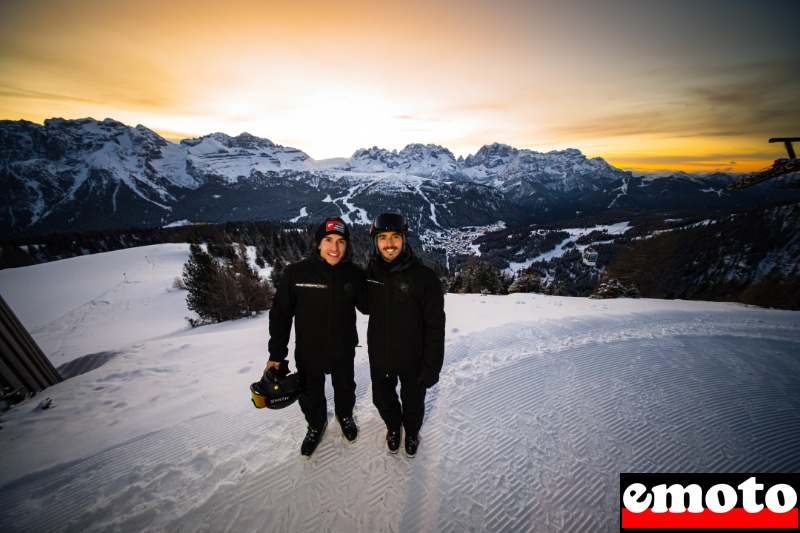 francesco bagnaia et marc marquez pres pour une descente a ski sur les pistes de madonna di campiglio